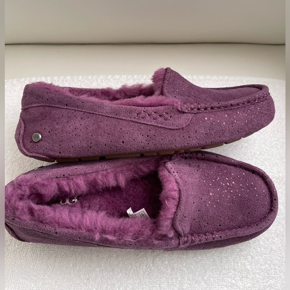 NEW UGG Ansley Water Resistant Slipper - Picture 4 of 10